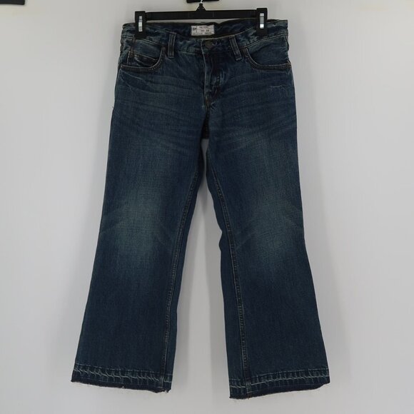 Free People Women's Slight Flare Jeans Size Waist 26 Inseam 26 Distressed Hem FF - Picture 1 of 5